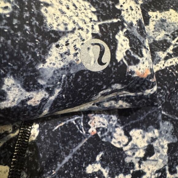 Lululemon Wunder Under Crop (Hi-Rise) 21"
Spring Bloom Multi size 4 - Picture 8 of 8